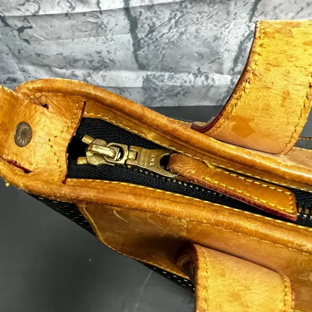 Vintage Dooney & Bourke Bag Vintage Cabrio Perforated Leather Black Tan Tote M - Picture 14 of 16